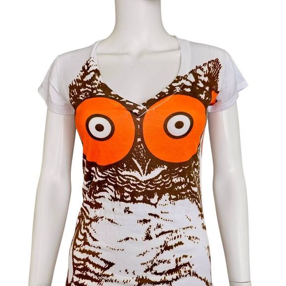 hooters fitted graphic t-shirt - Picture 2 of 7